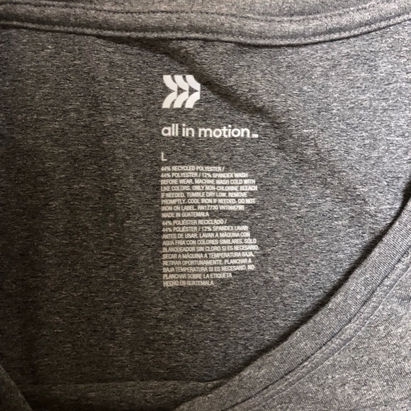 Workout top - Picture 3 of 5